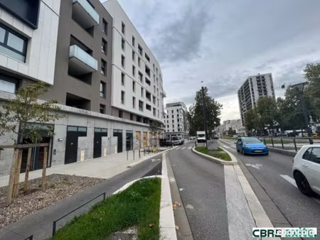 local commercial 141 m² grenoble