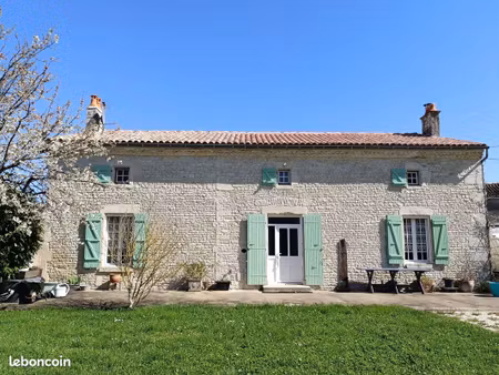 maison 8 pièces 217 m²