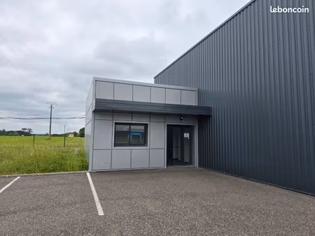 local 200 m2 dont 80 m2 de bureaux