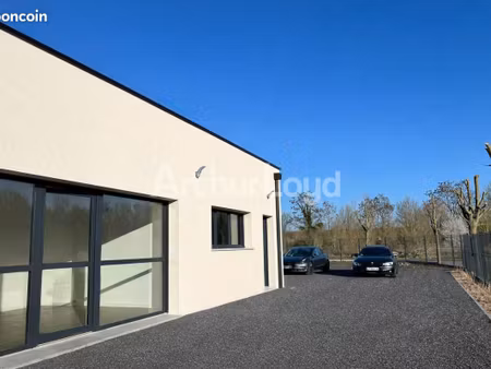 bureaux 73 m²