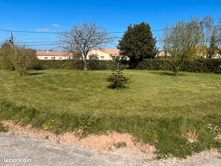 terrain 412 m² couffé