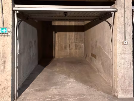 garage sécurisé en sous-sol