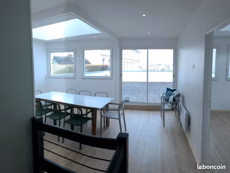bureaux individuels centre vannes avec communs type coworking