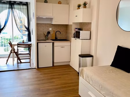 studio carnon port • entièrement rénové et équipé • proche plage et transports