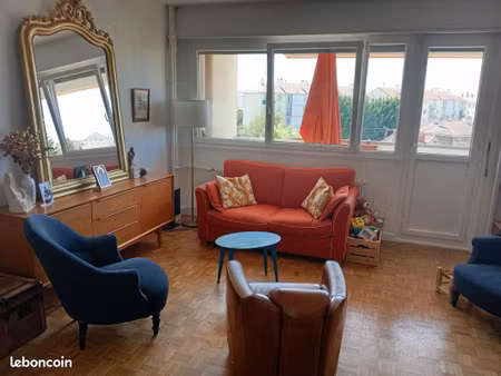 appartement 4 pièces à proximité des écoles et du centre-ville