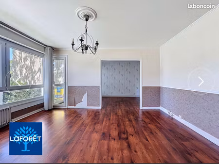 appartement 5 pieces 89 m² - evry