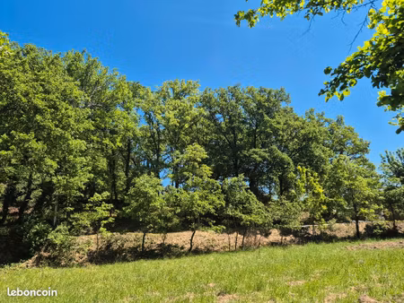entrechaux – terrain d’exception de 1 150 m² _ 175.000 euros