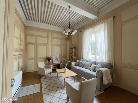 appartement t3 à rénover au centre d'ornans