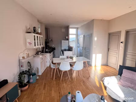 a louer maison 3p meublée (avec jardin et garage)