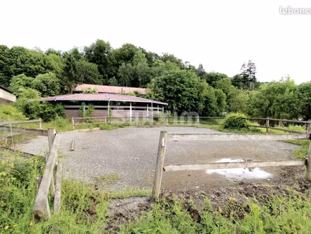 propriété 50 pièces 2400 m²