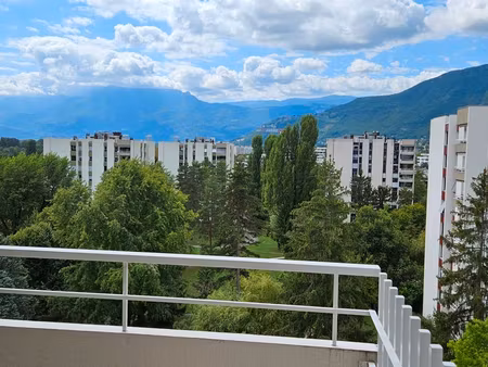 appartement de 77m2 dans un parc .secteur meylan mairie