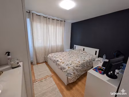 appartement 3 pièces de 74 m² - besançon (les cras)