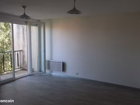 part loue t1 bis 28 m2 + cave + place parking  495 ttc / mois