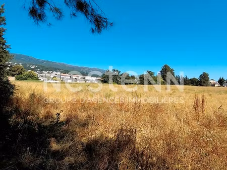 terrain 900 m² borgo