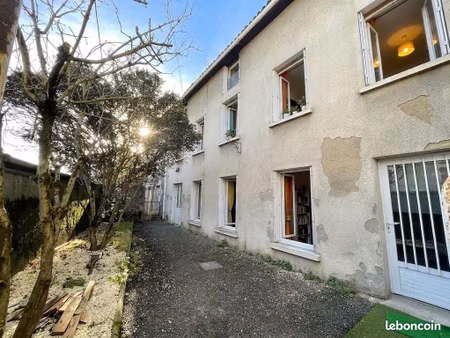 immeuble 9 pièces 203 m²
