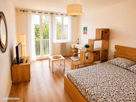 location t2 2 mois juillet août 2026