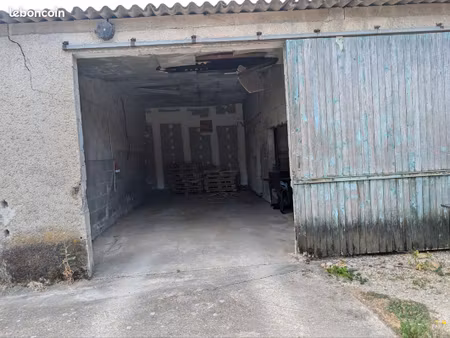 loue garage avec local