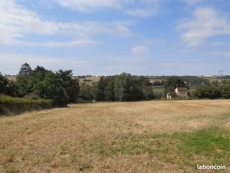 terrain 930 m²