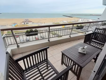 location calais face mer