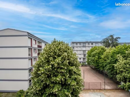 93200 - saint-denis - appartement - 2 chambres - calme - lumineux - étage élevé - vue déga