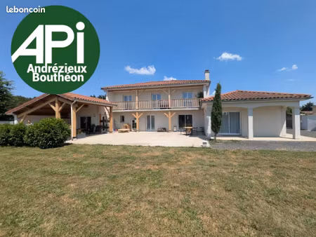 maison 6 pièces 221 m²