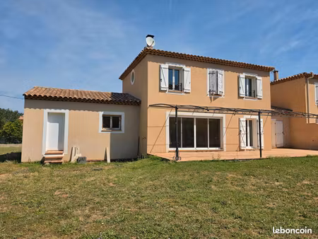villa 5 pièces 145 m²