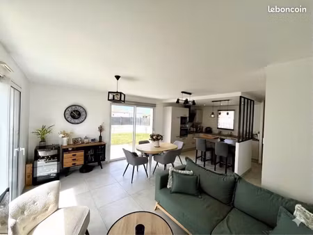 maison lumineuse et moderne