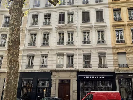 joli studio meublé de 17m2 metro foch