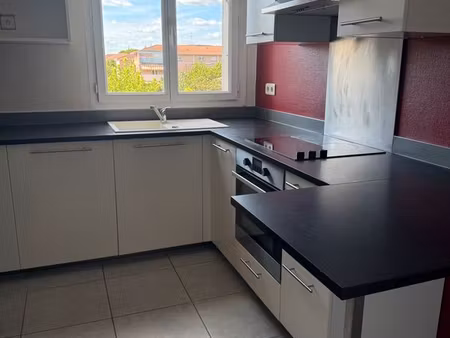 grand t2 de 56 m² - hyper centre historique