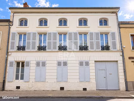immeuble 12 pièces 274 m²