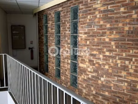 bureau 300 m²