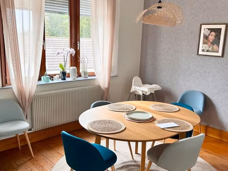 vaste t3 en duplex 2 chambres idéalement situé avec garage