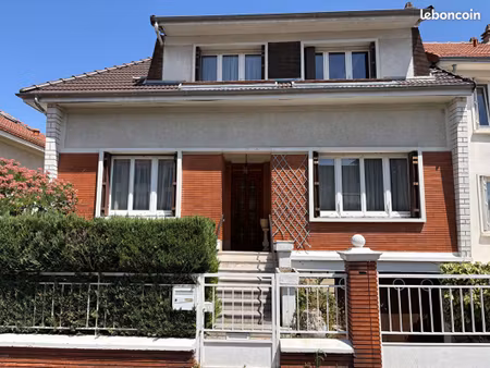 pavillon 7 pièces 193 m²