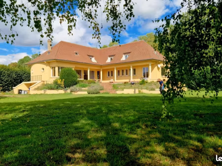 propriété 8 pièces 270 m²