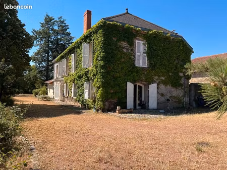 maison 8 pièces 225 m²