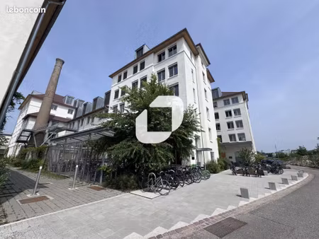 bureaux 1 054 m²