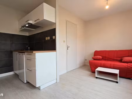 studio meuble entièrement rénové + place parking - proche lycée guérin gare champommier