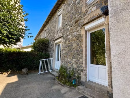 appartement t3 70m2 • centre ville • garage et terrain privatif