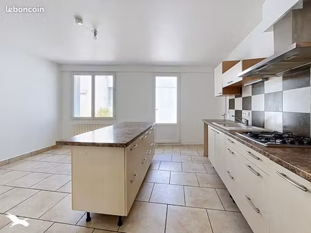 immeuble 5 pièces 148 m²