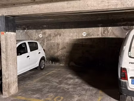 place de parking moto
