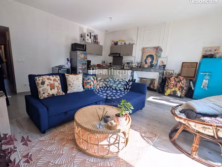 immeuble 6 pièces 301 m²