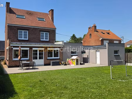 propriété 8 pièces 145 m²