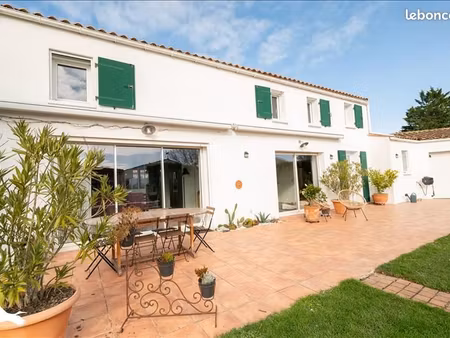 propriété 10 pièces 265 m²