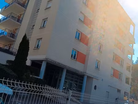appartement t2 avec terrasse et garage/ secteur haut fauriel