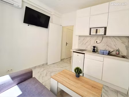 studio 1 pièce 14 m²