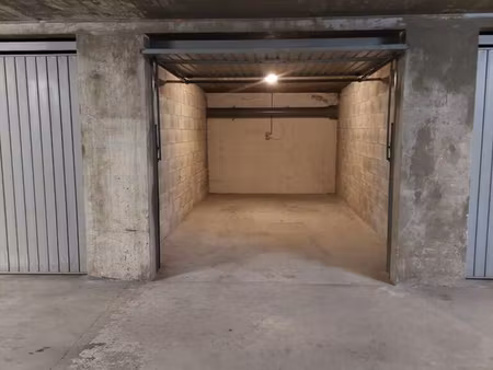 garage fermé dans résidence sécurisée