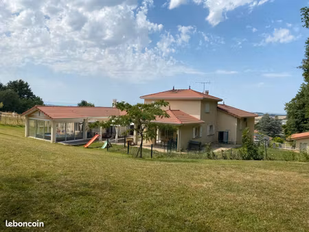 exceptionnel à diemoz – maison t6 meublée de 227 m²