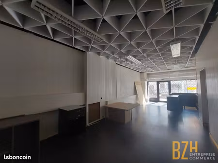 local commercial 130 m² lorient