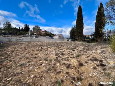 terrain 780 m² le cres