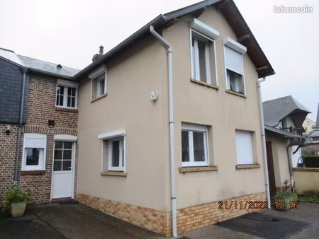a louer à neufchatel-en-bray appartement f2 de 37.70 m² au calme dans impasse